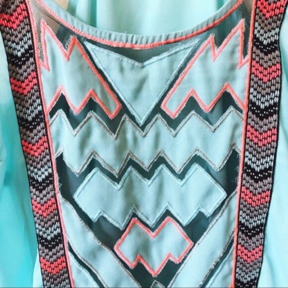 Lulumari Turquoise Tank with Front Design - Picture 3 of 6